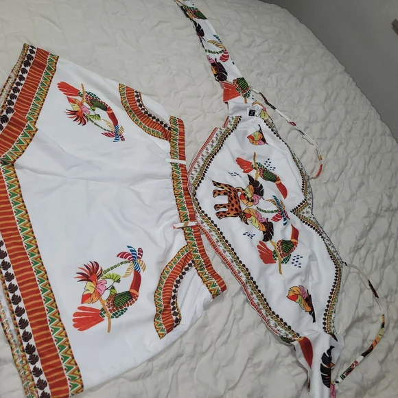 Colorful Parrot Print Women' Short Set - Picture 6 of 6